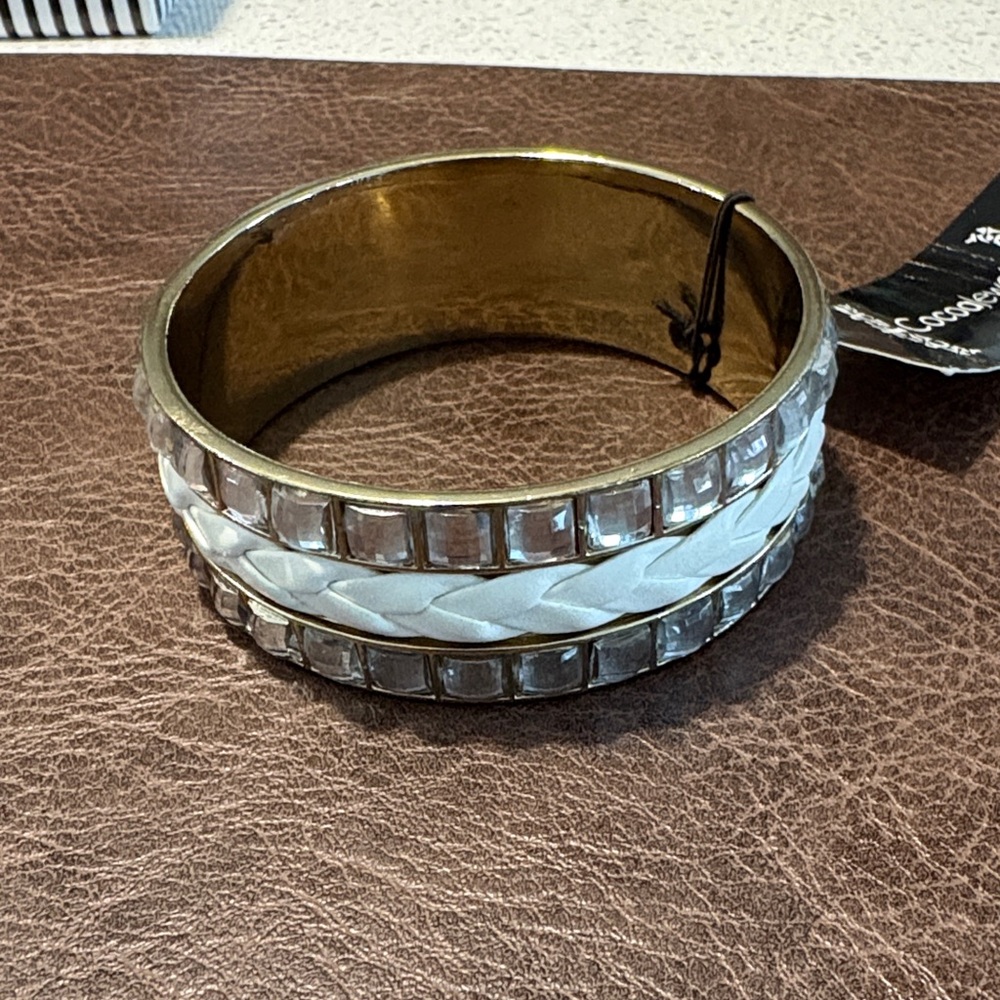 Chic Gold and Silver Bracelet with Crystal Accents